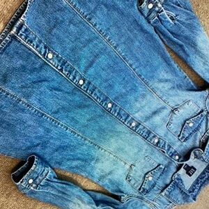 Major visible flaws denim blouse